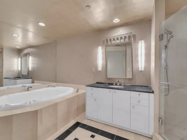 Продажа квартиры #906 - фото 6817310