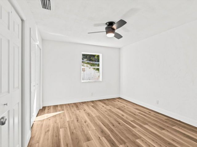 Продажа дома по адресу 937 NE 25th Avenue - фото 6831592