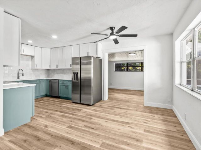 Продажа дома по адресу 937 NE 25th Avenue - фото 6831602