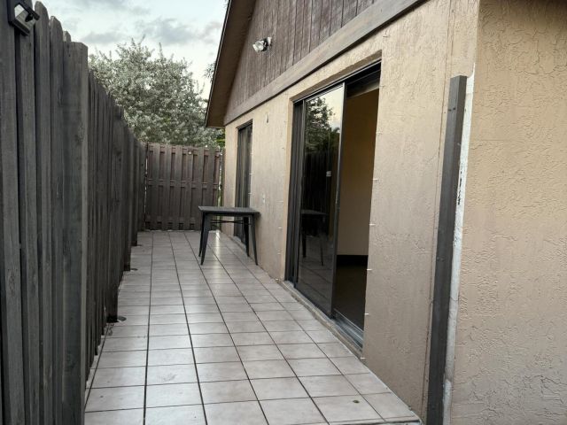 Дом в аренду по адресу 1389 Pines Lane - фото 6830017