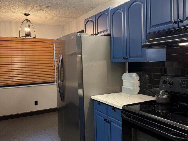 Дом в аренду по адресу 1389 Pines Lane - фото 6830022