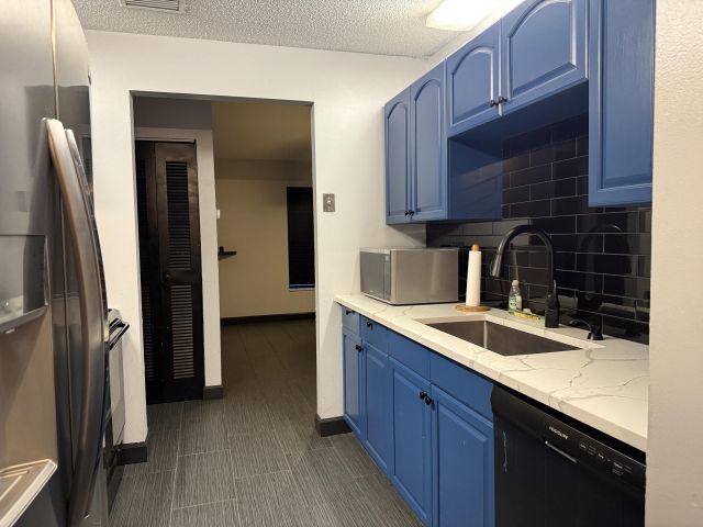 Дом в аренду по адресу 1389 Pines Lane - фото 6830023