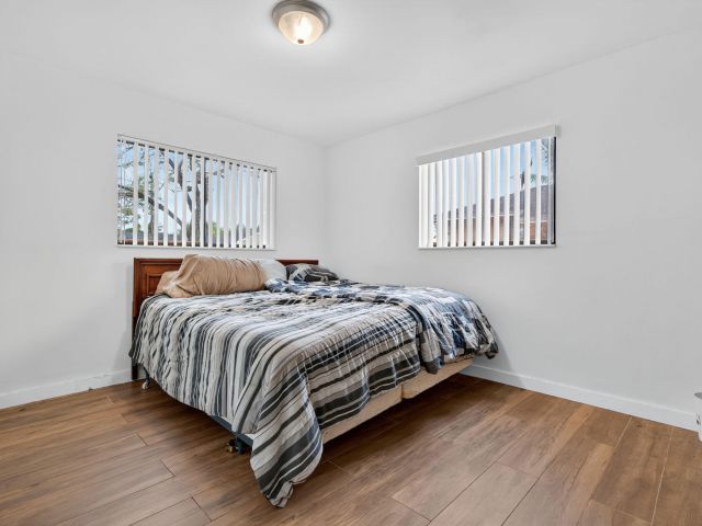 Продажа дома по адресу 20130 NW 34th Court - фото 6818128