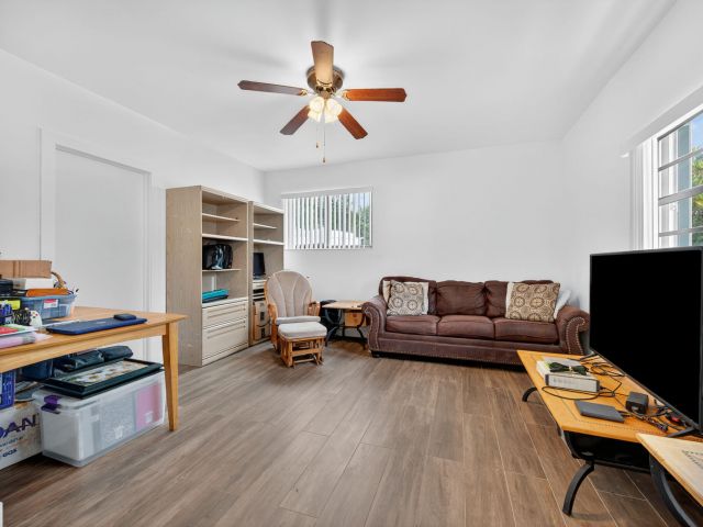 Продажа дома по адресу 20130 NW 34th Court - фото 6818133