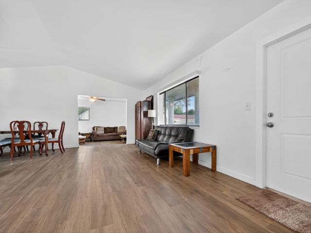 Продажа дома по адресу 20130 NW 34th Court - фото 6818136