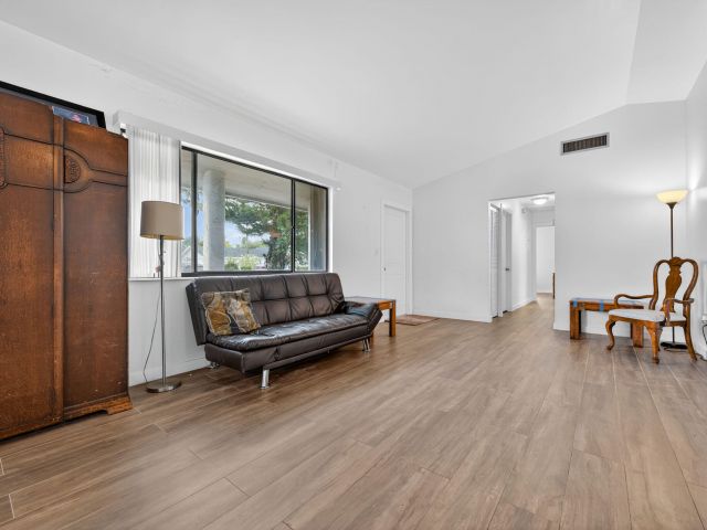 Продажа дома по адресу 20130 NW 34th Court - фото 6818137