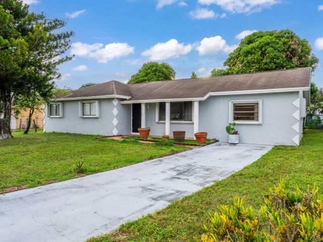 Продажа дома по адресу 20130 NW 34th Court - фото 6818140