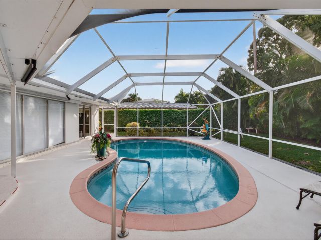 Продажа дома по адресу 171 SW 7 Avenue - фото 6903628