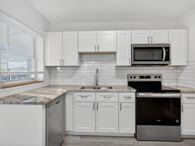 Продажа дома по адресу 1941 Taft Street - фото 6831261