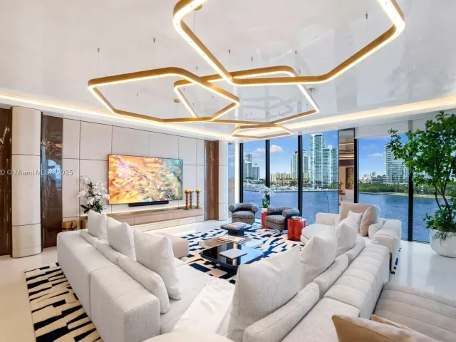 Продажа квартиры #6864 - фото 6822921