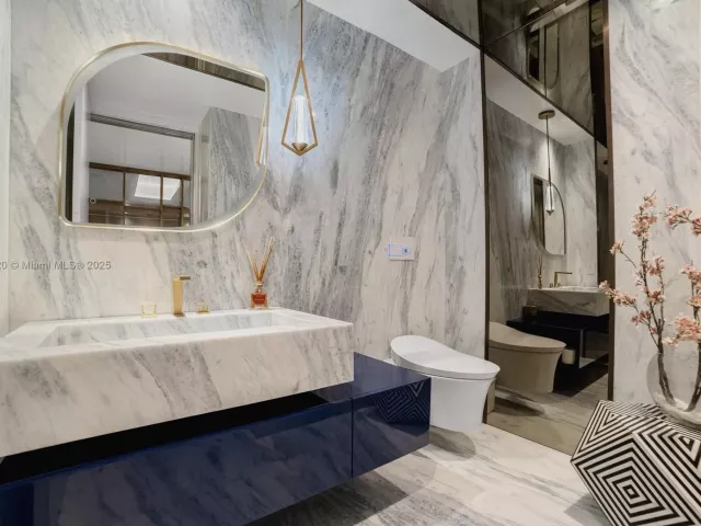 Продажа квартиры #6864 - фото 6822906