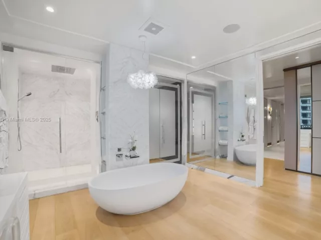 Продажа квартиры #6864 - фото 6822908