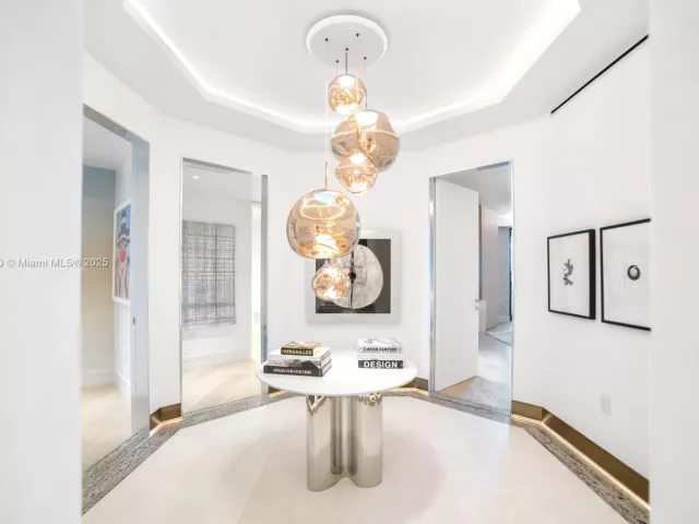 Продажа квартиры #6864 - фото 6822913