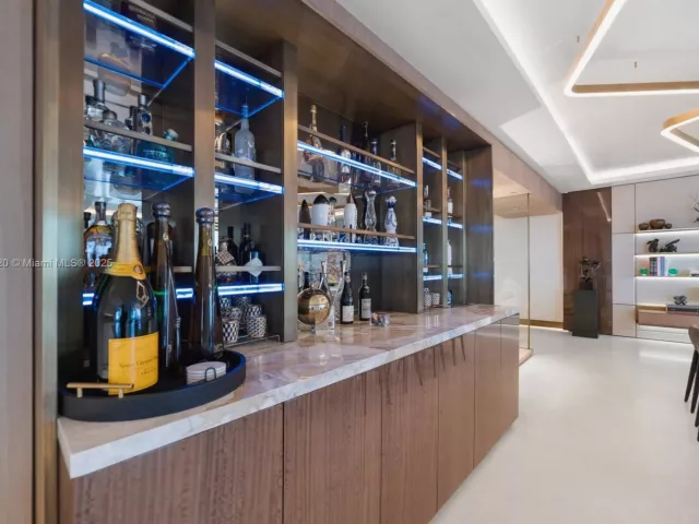 Продажа квартиры #6864 - фото 6822914