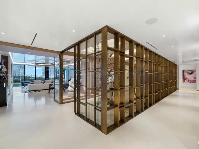 Продажа квартиры #6864 - фото 6822916