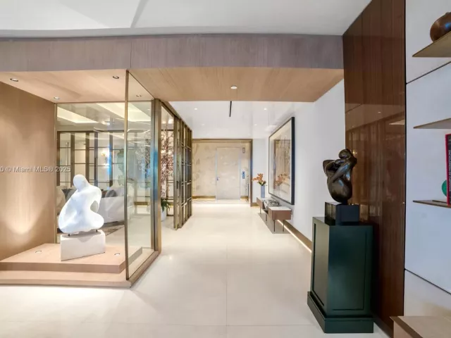 Продажа квартиры #6864 - фото 6822917