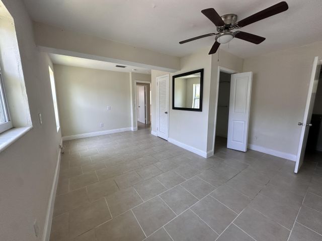 Дом в аренду по адресу 840 W 1st Street - фото 6831678