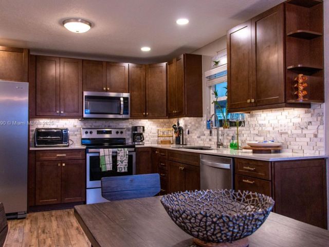 Дом в аренду по адресу 5289 N Andrews Ave - фото 7439378