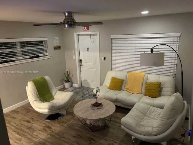 Дом в аренду по адресу 5289 N Andrews Ave - фото 7439380