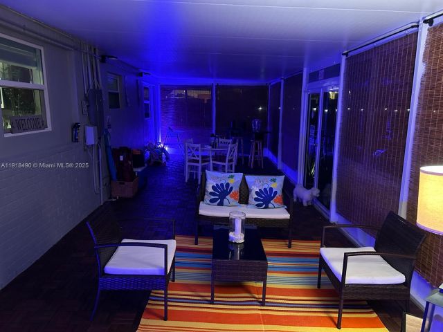 Дом в аренду по адресу 5289 N Andrews Ave - фото 7439382