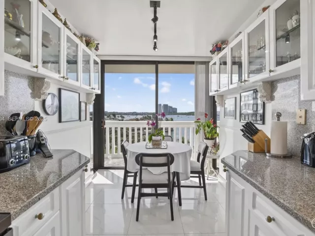 Продажа квартиры #602 - фото 6817765