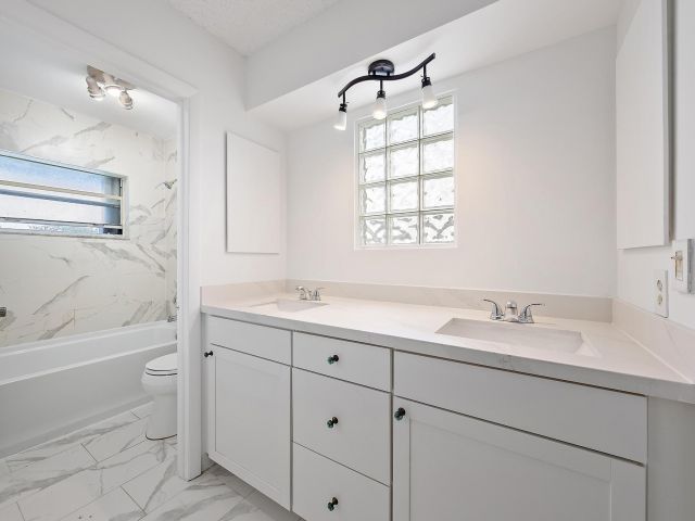 Дом в аренду по адресу 4631 Brook Drive - фото 6830034