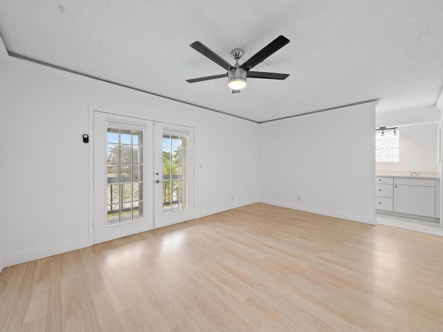 Дом в аренду по адресу 4631 Brook Drive - фото 6830035