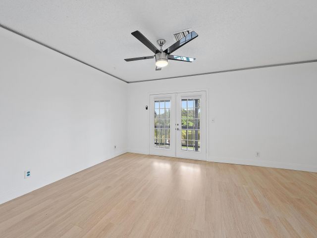 Дом в аренду по адресу 4631 Brook Drive - фото 6830036