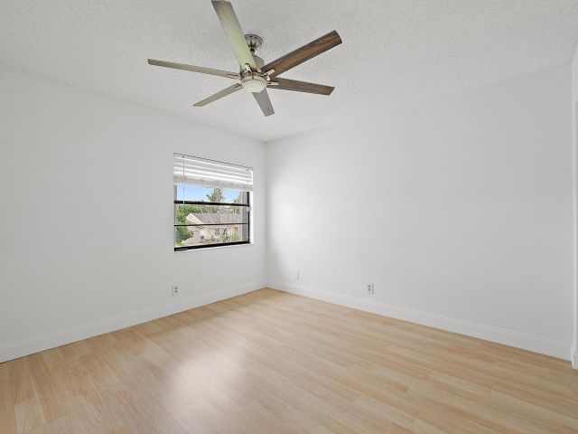 Дом в аренду по адресу 4631 Brook Drive - фото 6830039