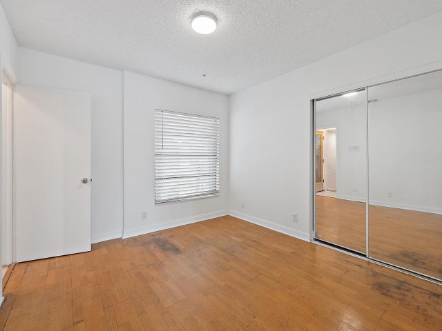 Дом в аренду по адресу 4631 Brook Drive - фото 6830048