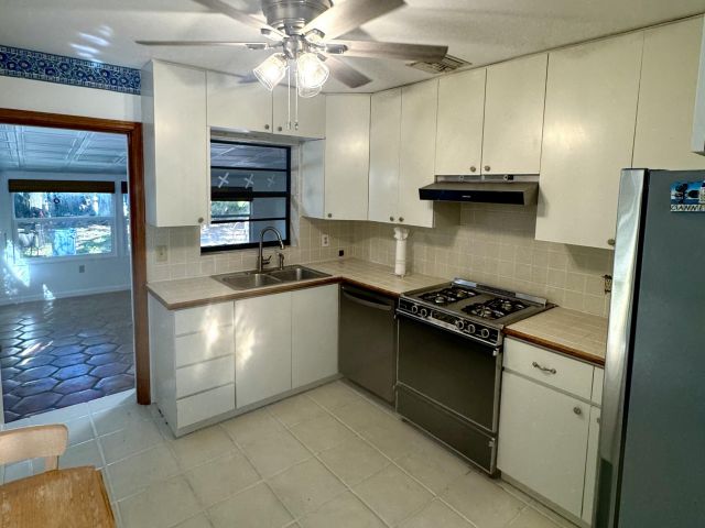 Продажа дома по адресу 811 Flamingo Drive - фото 6833654