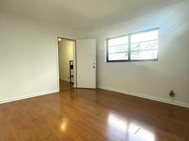 Продажа дома по адресу 811 Flamingo Drive - фото 6833656