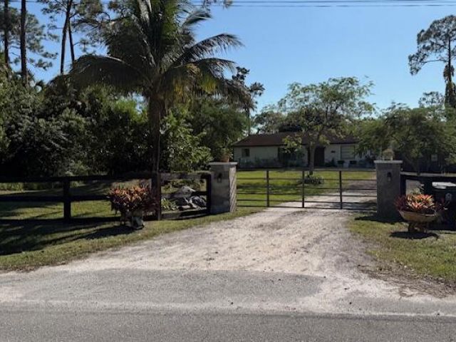 Продажа дома по адресу 13706 44th Place N - фото 6853100