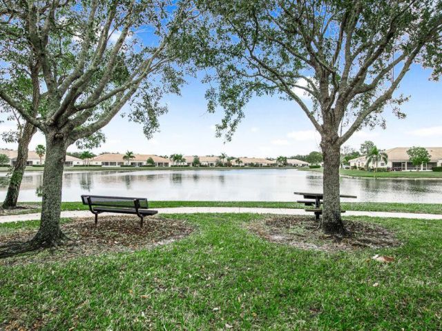 Дом в аренду по адресу 9773 Bowline Drive 203 - фото 6830076