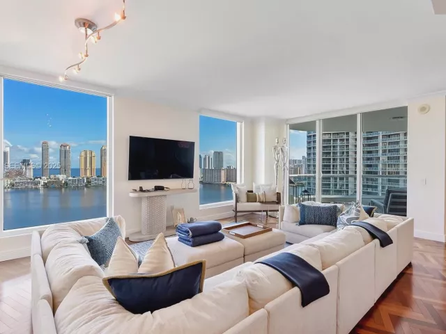 Продажа квартиры #2406 - фото 6861340