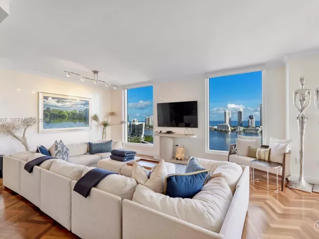 Продажа квартиры #2406 - фото 6861341