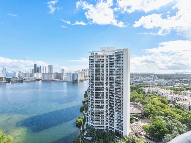 Продажа квартиры #2406 - фото 6861342