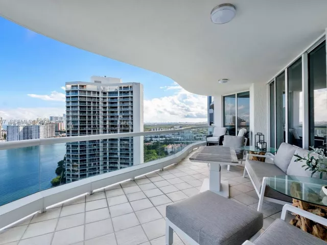 Продажа квартиры #2406 - фото 6861343