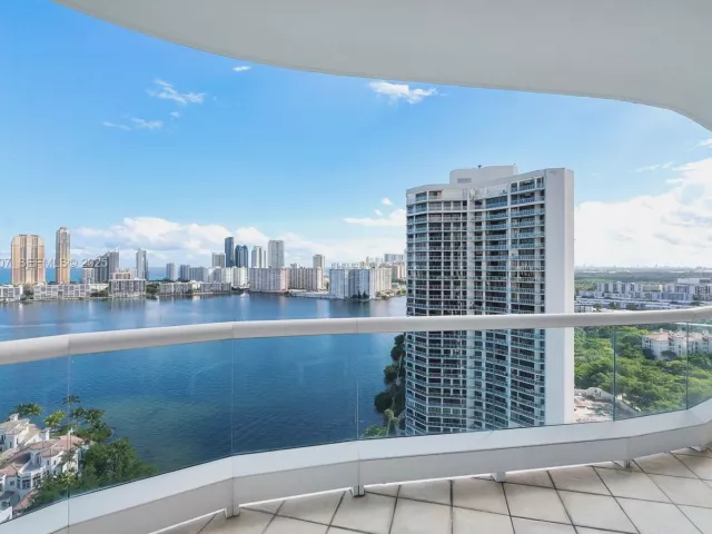 Продажа квартиры #2406 - фото 6861345