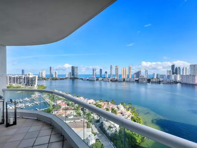 Продажа квартиры #2406 - фото 6861346