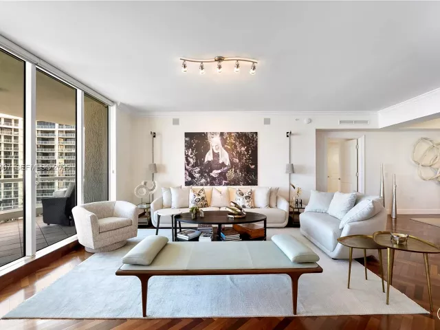 Продажа квартиры #2406 - фото 6861334