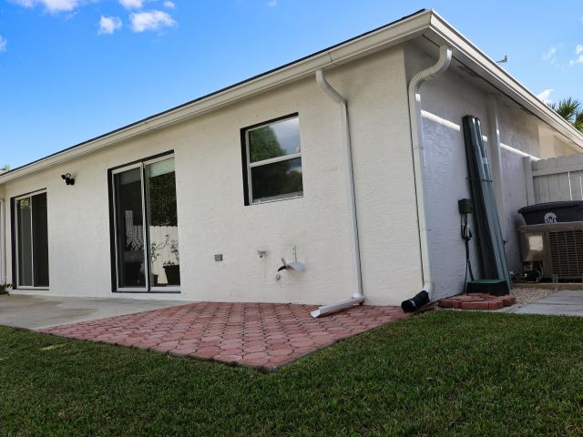 Продажа дома по адресу 6196 Azalea Circle - фото 6829932