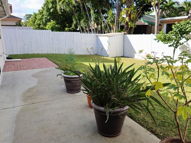 Продажа дома по адресу 6196 Azalea Circle - фото 6829935