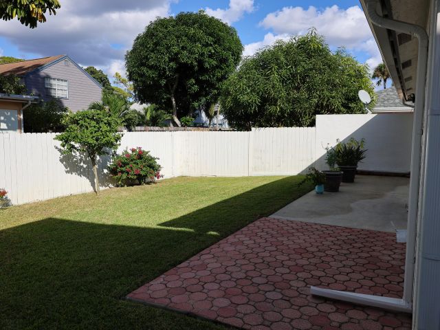 Продажа дома по адресу 6196 Azalea Circle - фото 6829936