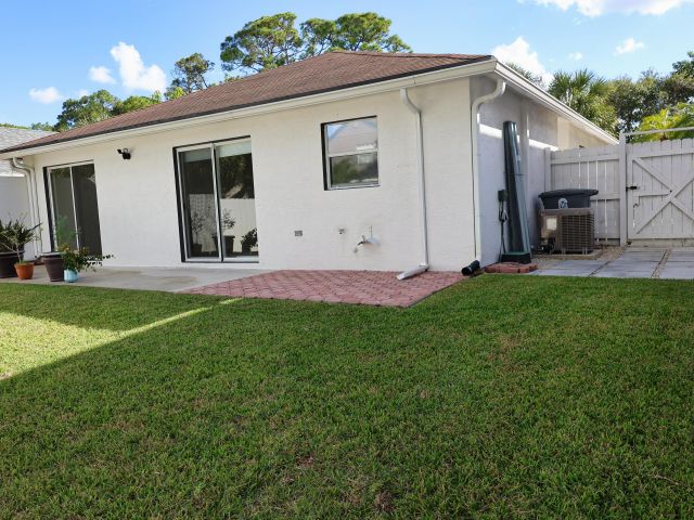 Продажа дома по адресу 6196 Azalea Circle - фото 6829938