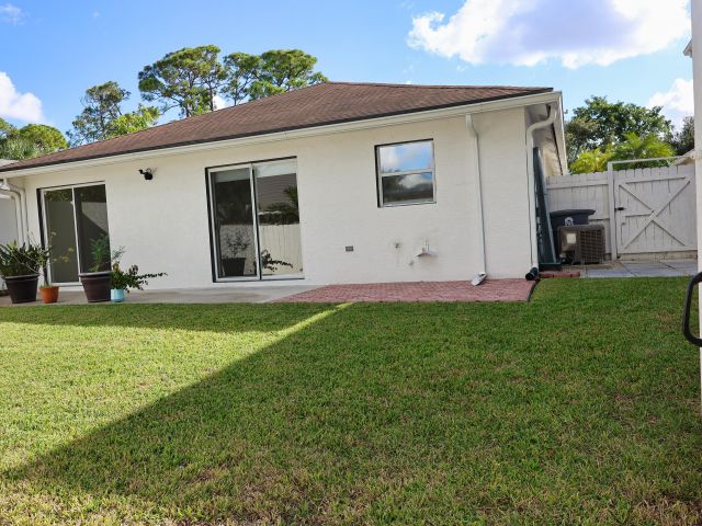 Продажа дома по адресу 6196 Azalea Circle - фото 6829939