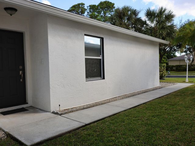 Продажа дома по адресу 6196 Azalea Circle - фото 6829943