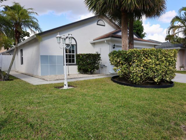 Продажа дома по адресу 6196 Azalea Circle - фото 6829947