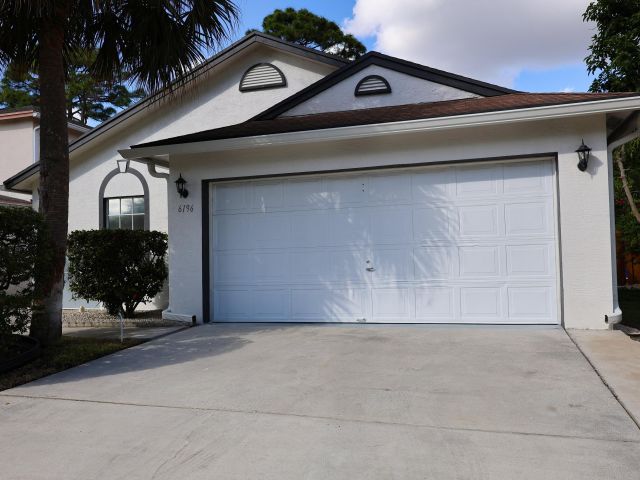 Продажа дома по адресу 6196 Azalea Circle - фото 6829948