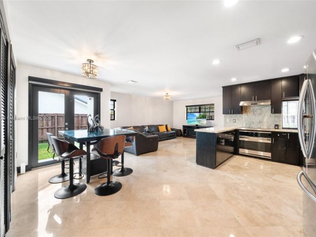 Дом в аренду по адресу 5424 SW 154th Pl 5424 - фото 7444448